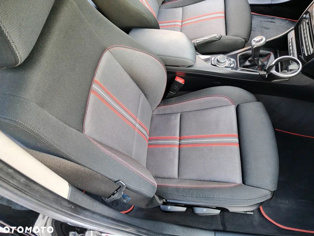 BMW X1 sDrive16d Sport Line - 19