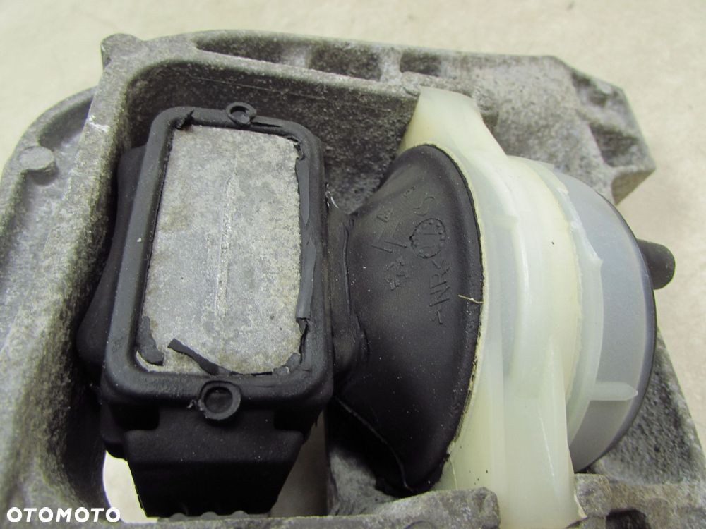 PEUGEOT 308 II T9 1.6 HDI 13-17 LAPA PODUSZKA SILNIKA 4A103720 - 5