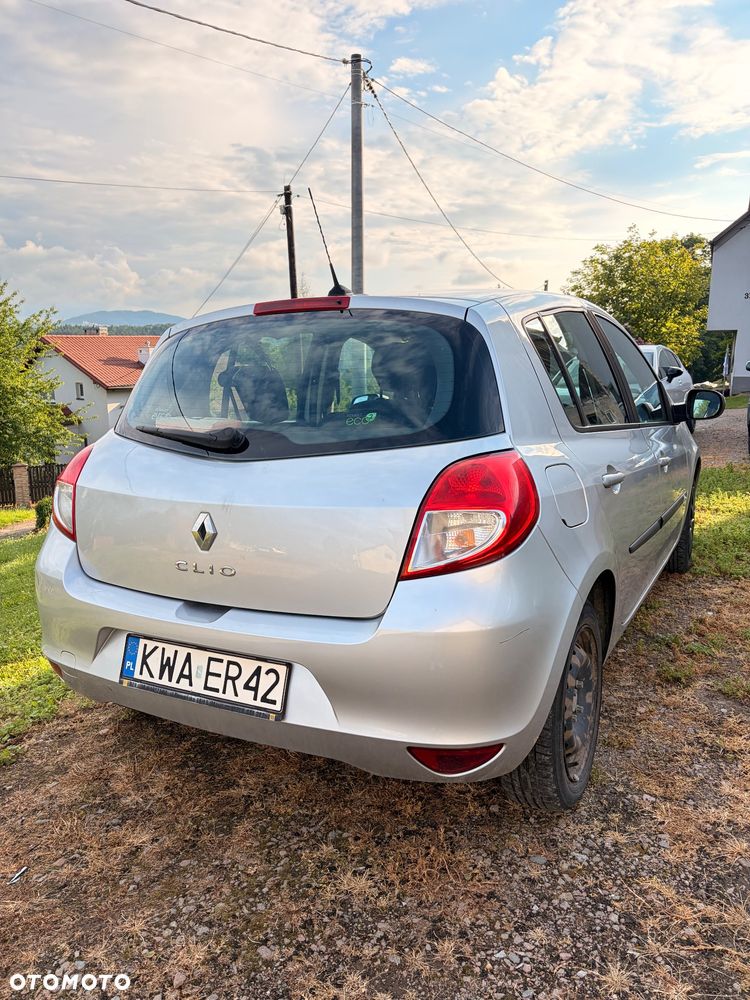Renault Clio 1.2 16V Expression - 1