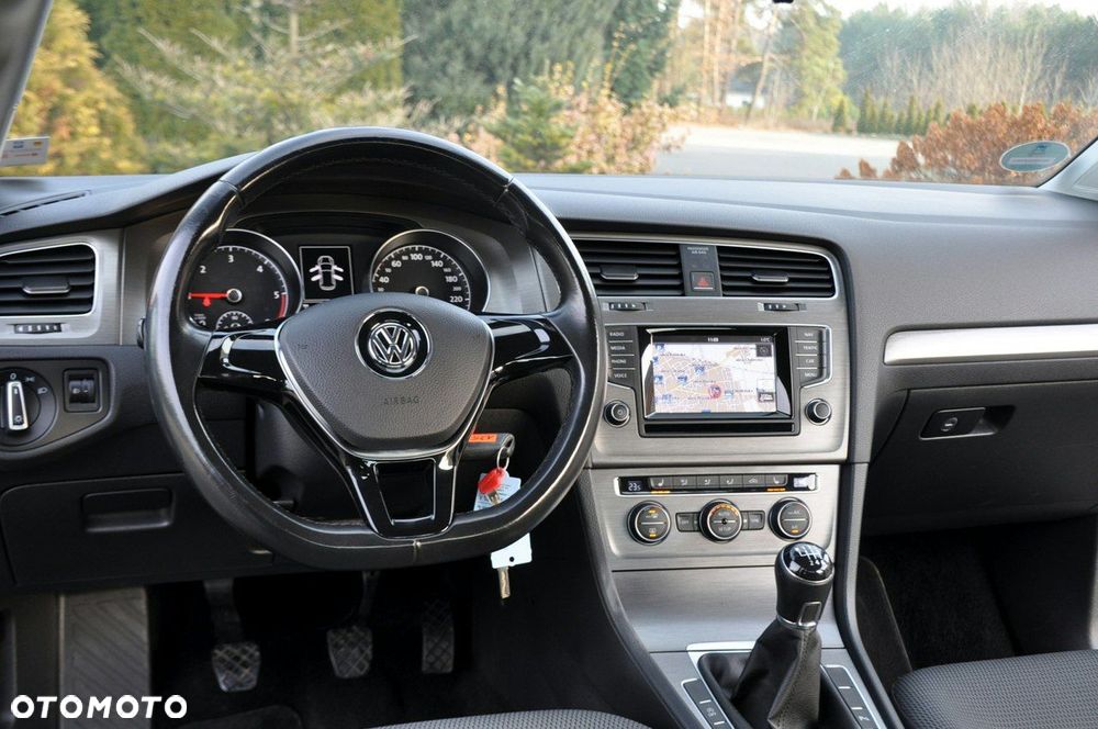 Volkswagen Golf - 29