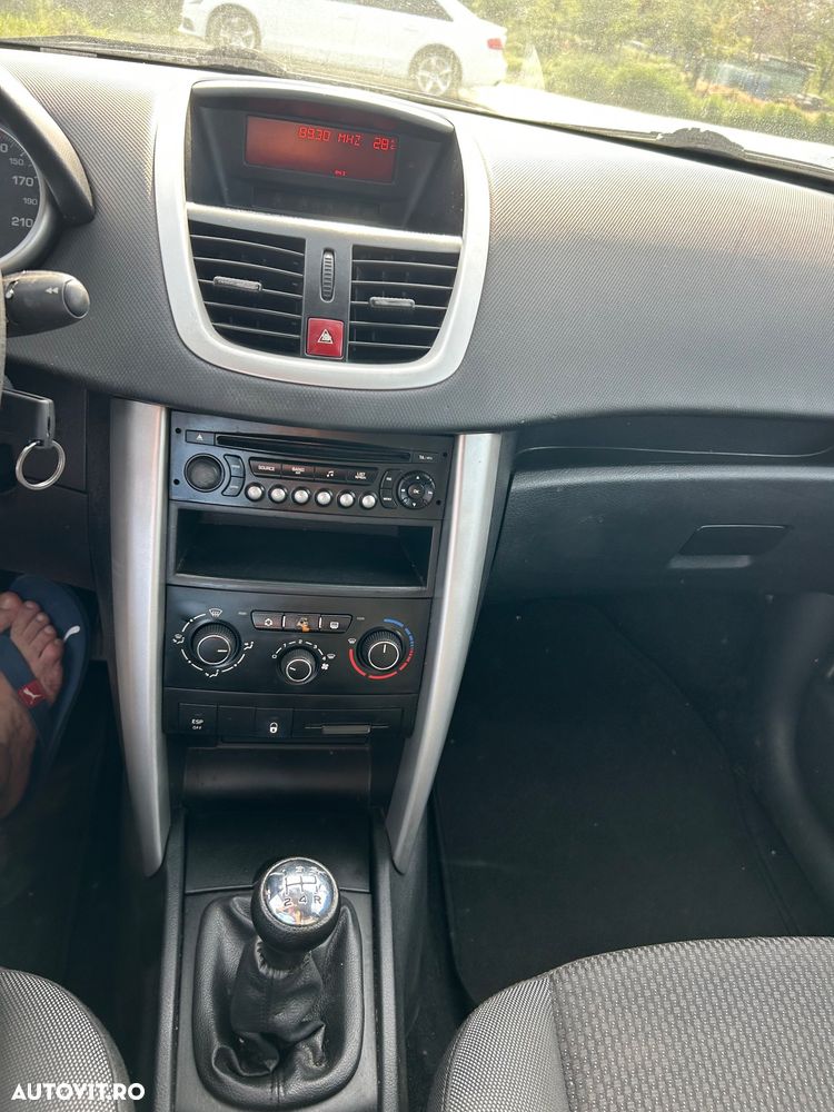 Peugeot 207 - 16