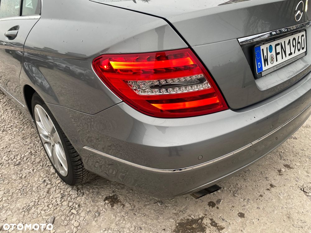 Mercedes-Benz Klasa C 180 CGI Automatik BlueEFFICIENCY Avantgarde - 10