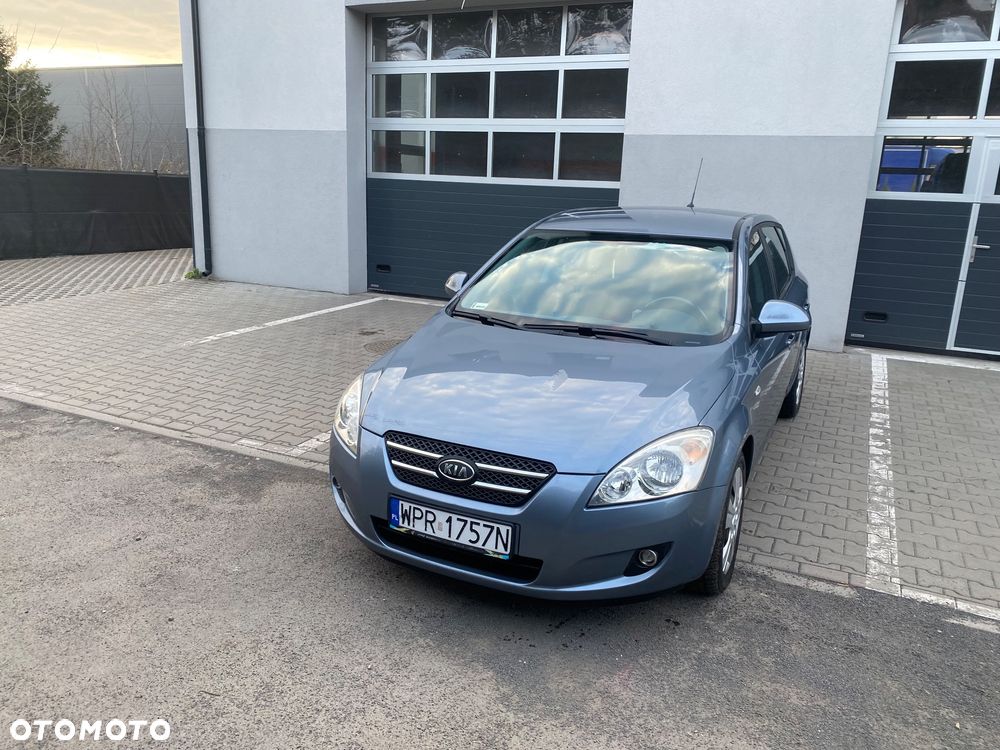 Kia Ceed 1.6 CRDi LX - 1