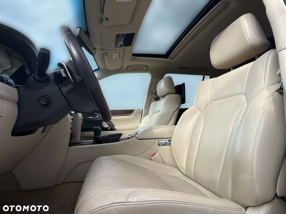 Lexus LX 570 Omotenashi - 10