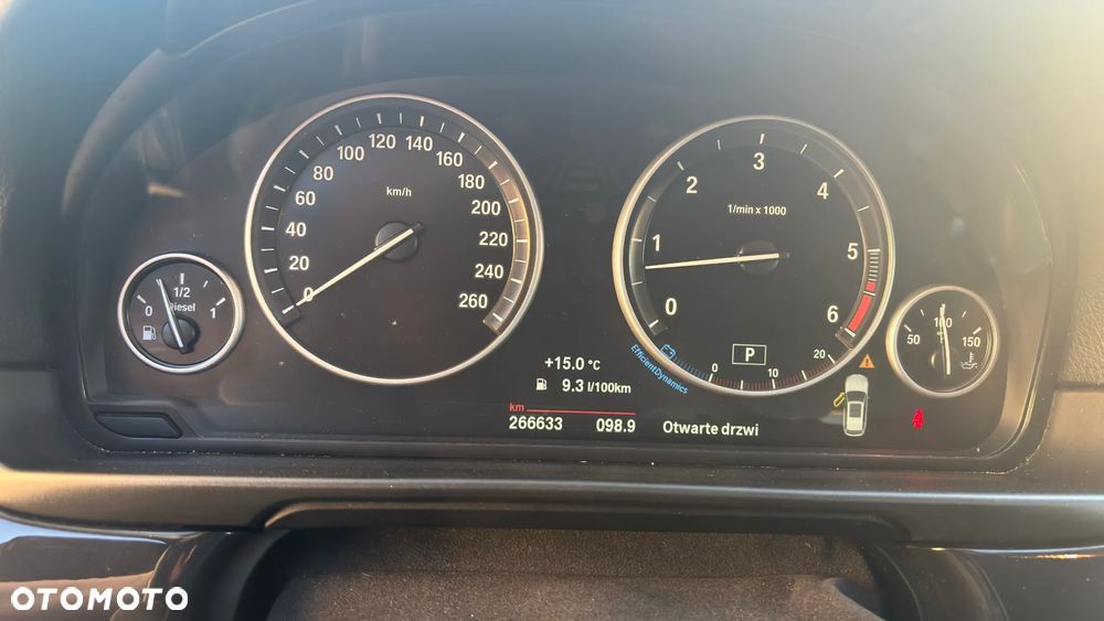 BMW Seria 5 530d xDrive Sport-Aut - 13