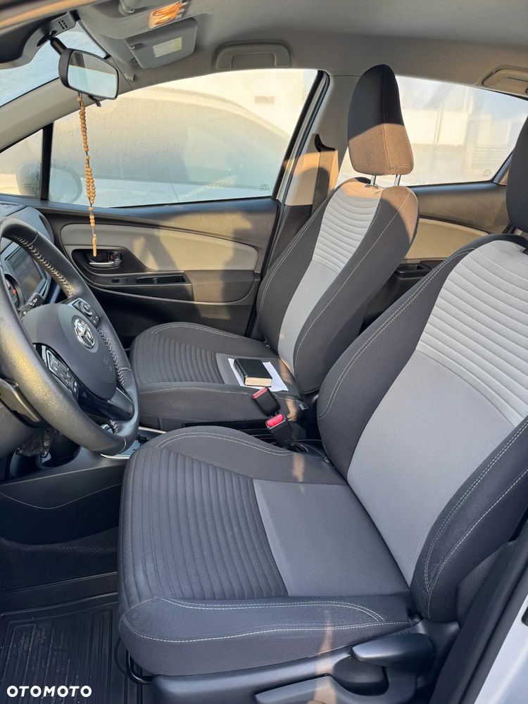 Toyota Yaris 1.5 Premium CVT - 8
