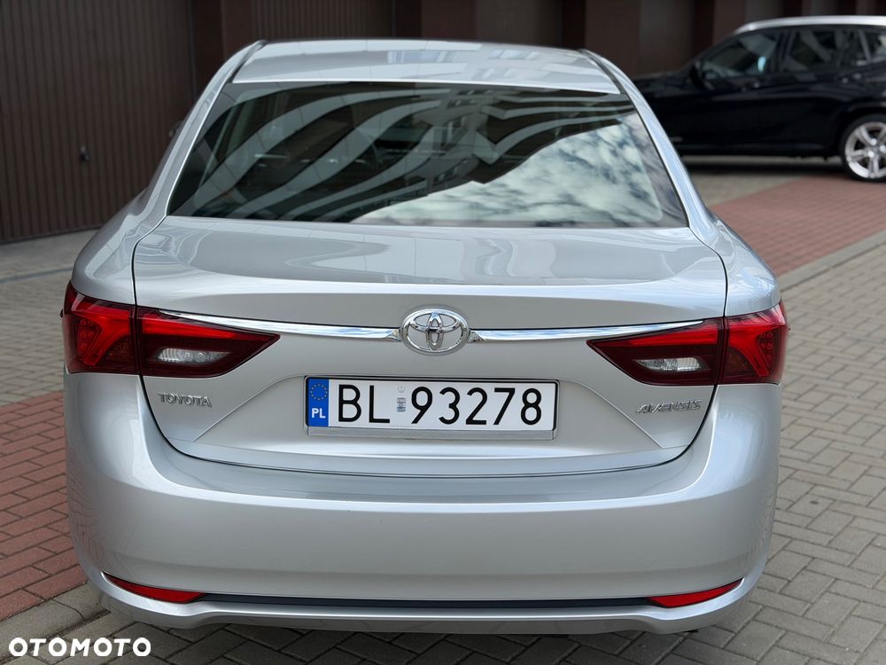 Toyota Avensis 1.8 Active - 13