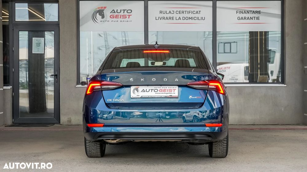 Skoda Octavia 2.0 TDI DSG Ambition - 6