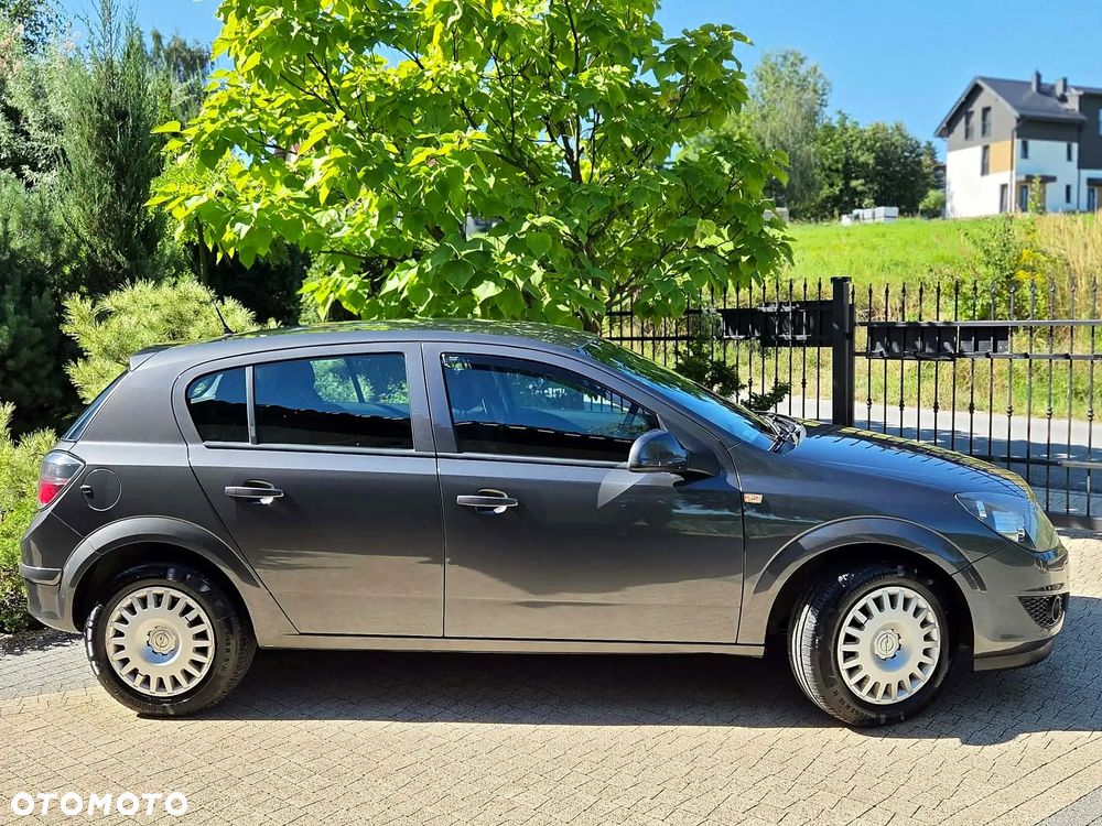 Opel Astra 1.7 CDTI Enjoy - 26