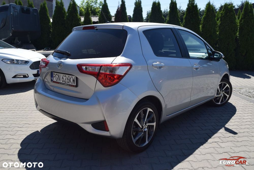 Toyota Yaris 1.5 Premium - 4