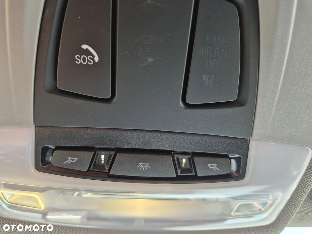 BMW Seria 3 335i Touring Sport Line - 29