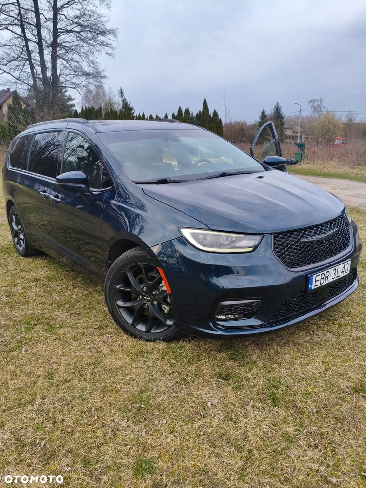Chrysler Pacifica - 2