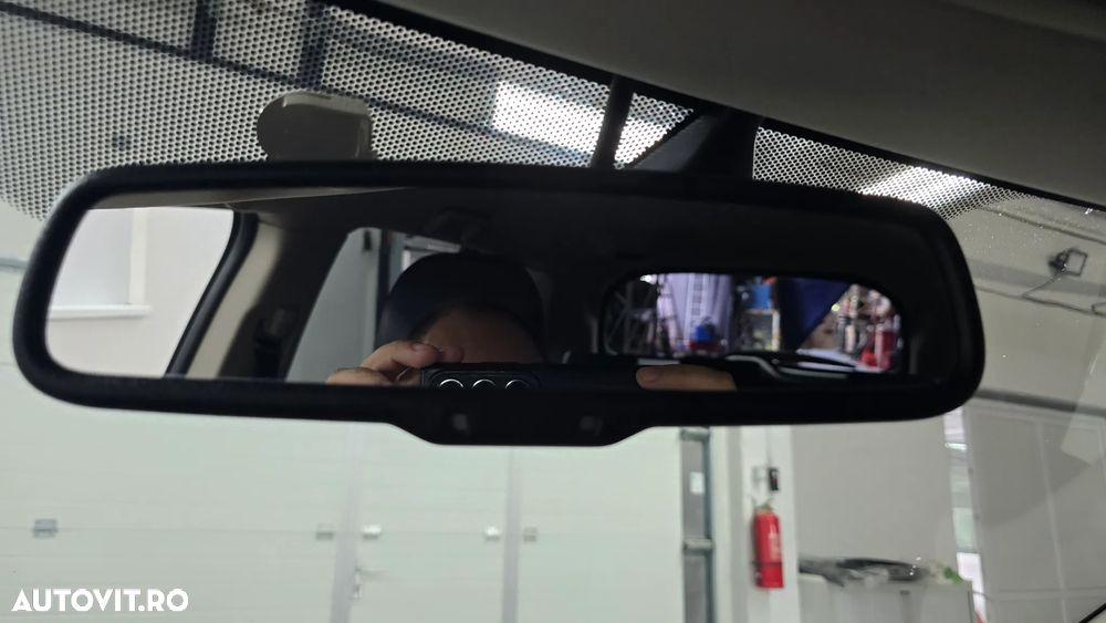 Mitsubishi Outlander PHEV 2.4 L 4X4 Intense - 28