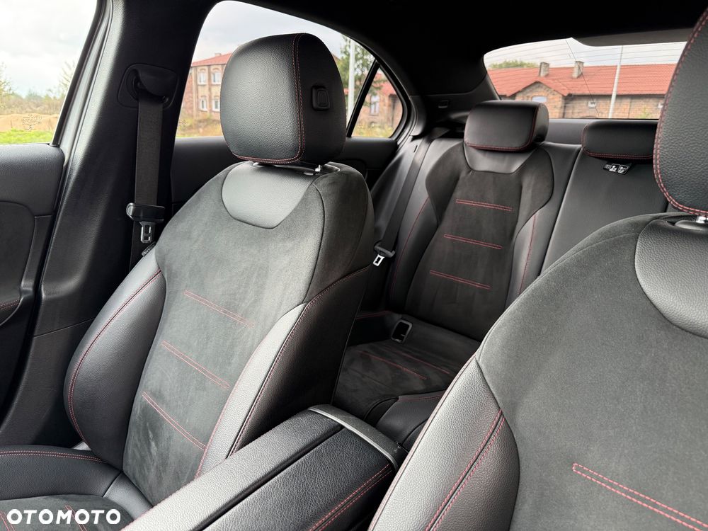 Mercedes-Benz Klasa A 200 AMG Line 7G-DCT - 32