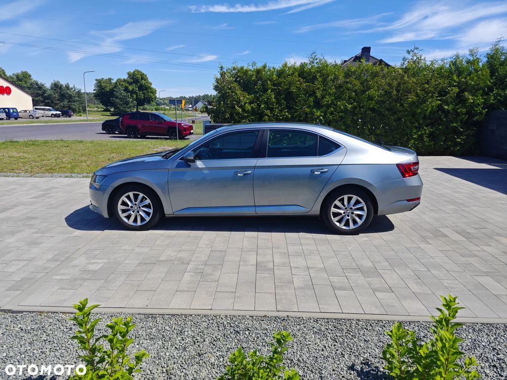 Skoda Superb 2.0 TDI Ambition DSG - 2