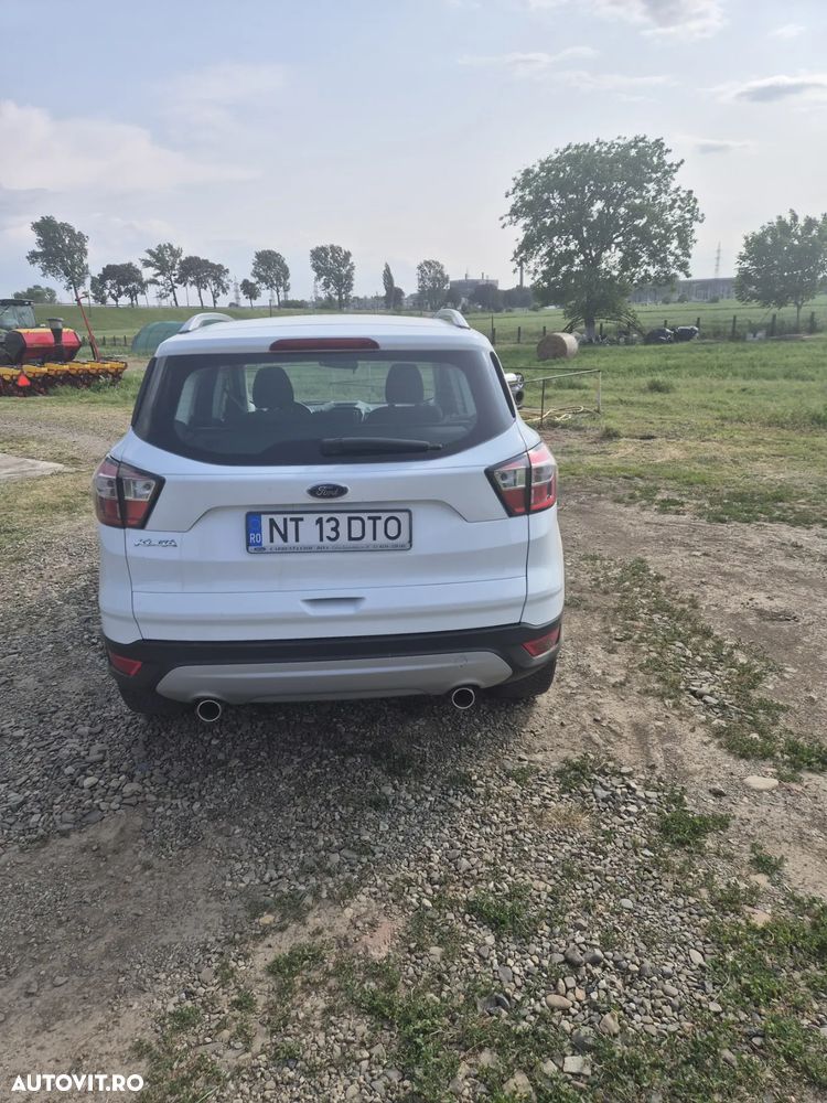 Ford Kuga - 1
