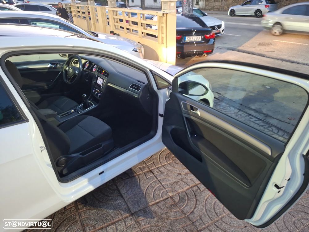 VW Golf 1.6 TDI BlueMotion Comfortline - 19