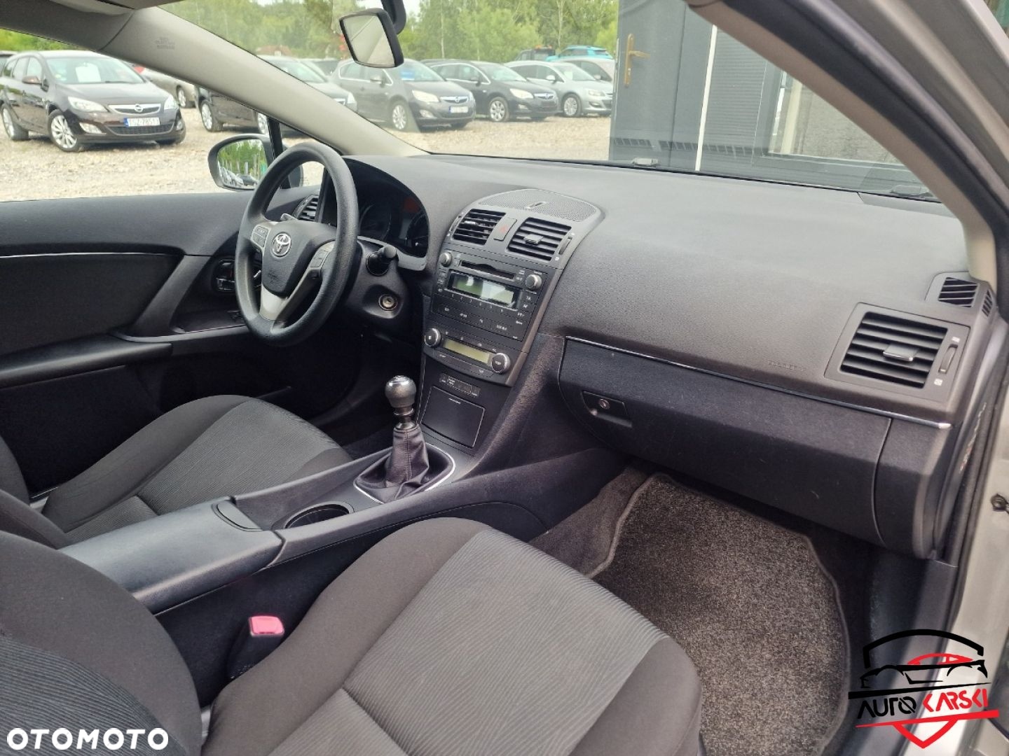 Toyota Avensis - 8