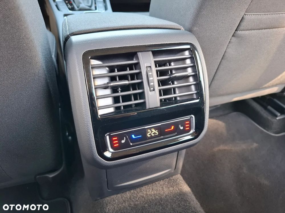 Volkswagen Passat ver-2-0-tdi-scr-dsg-business - 28