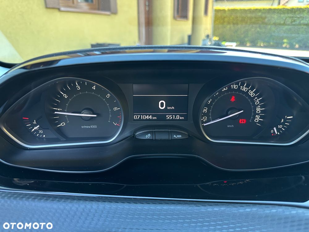 Peugeot 208 1.2 PureTech Allure - 16