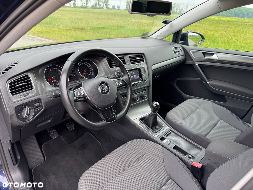 Volkswagen Golf 1.2 TSI BMT Comfortline - 23