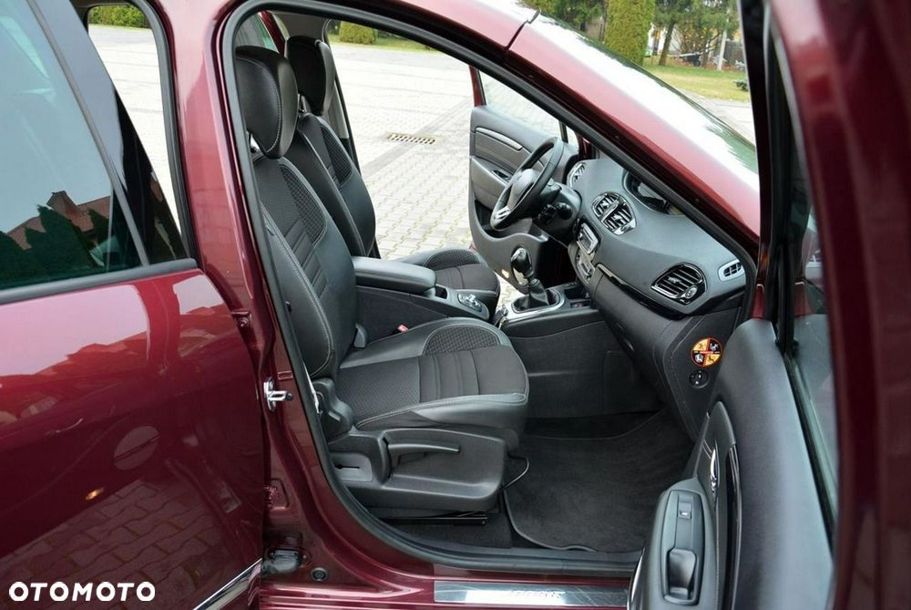 Renault Scenic ENERGY TCe 130 BOSE EDITION - 17