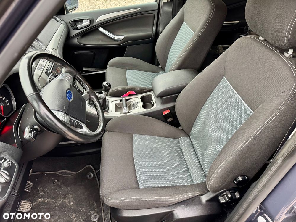 Ford S-Max - 22