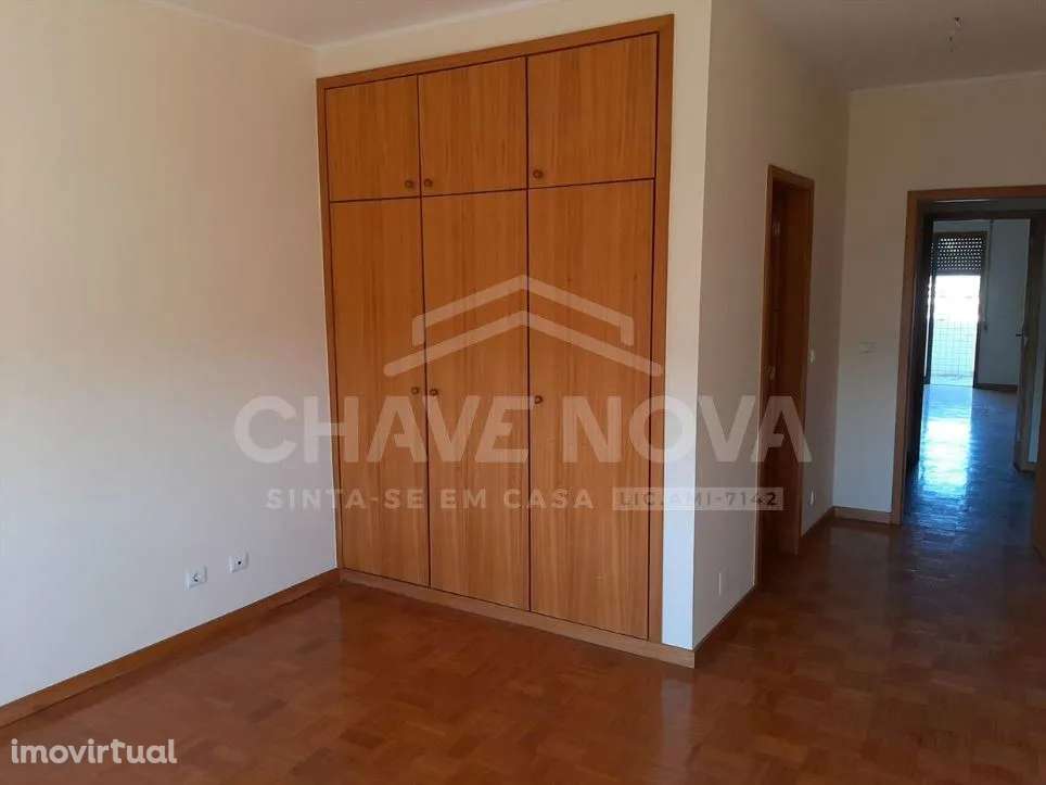 T3 c/ 2 Lugares de Garagem em Rio Tinto - Grande imagem: 5/9