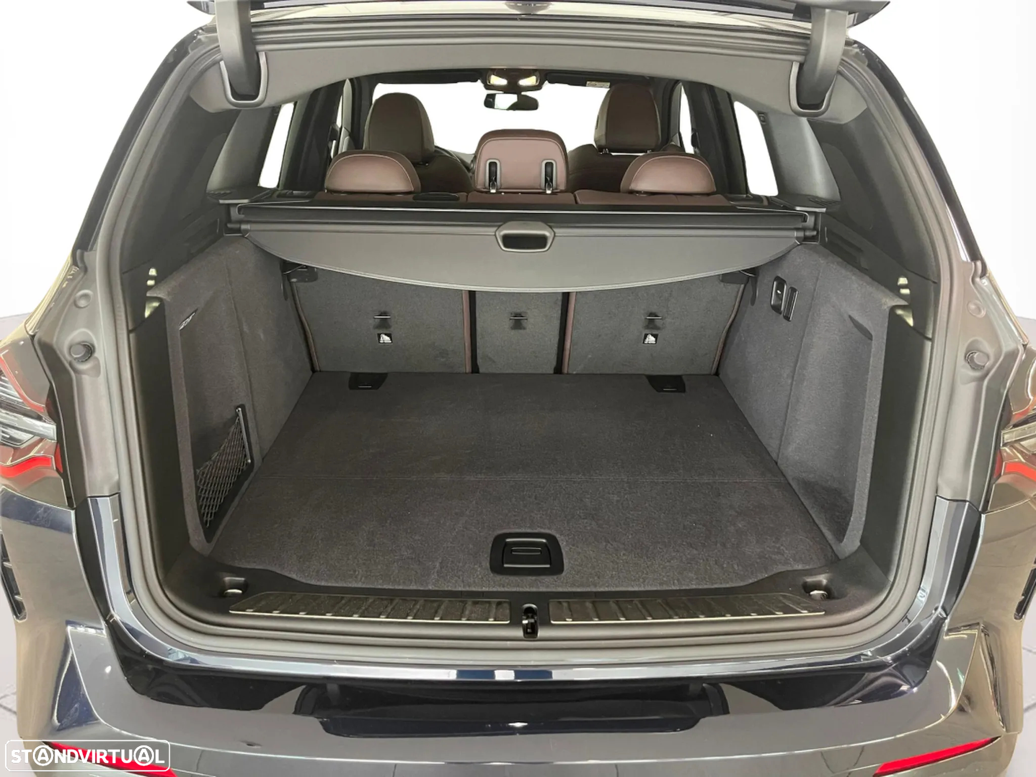 BMW iX3 M Sport Impressive - 12