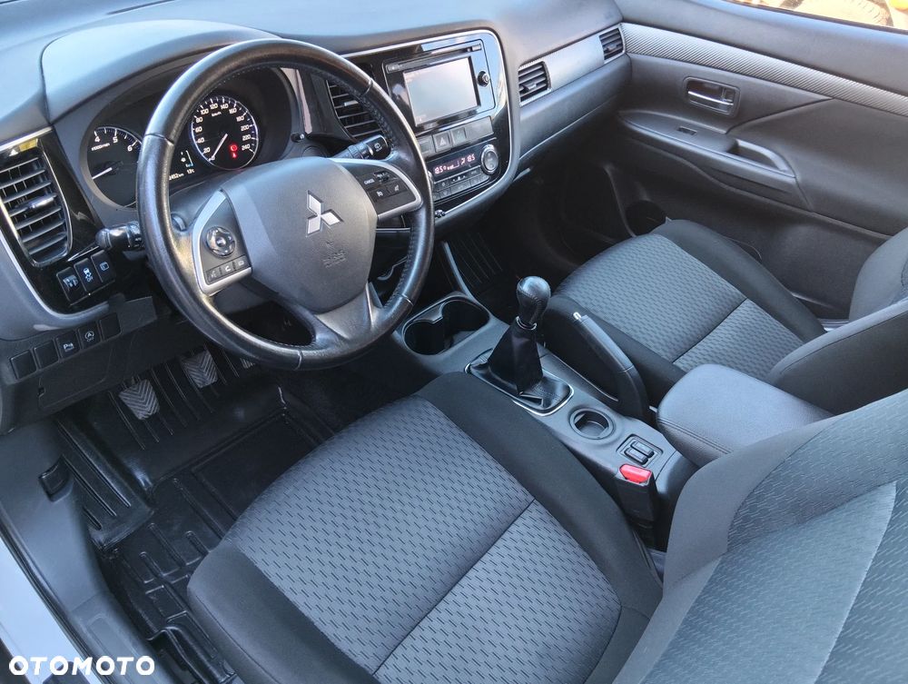 Mitsubishi Outlander - 7