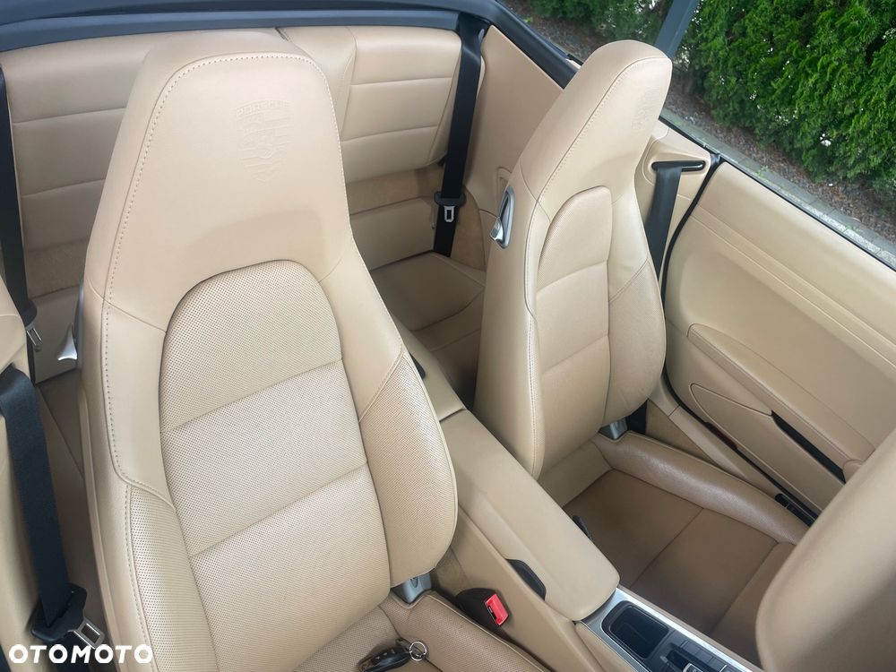 Porsche 911 Carrera PDK - 13