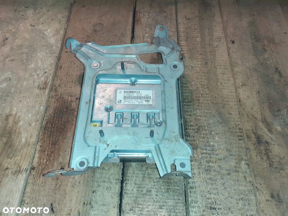 Mercedes C W205 Wzmacniacz Burmester - 2