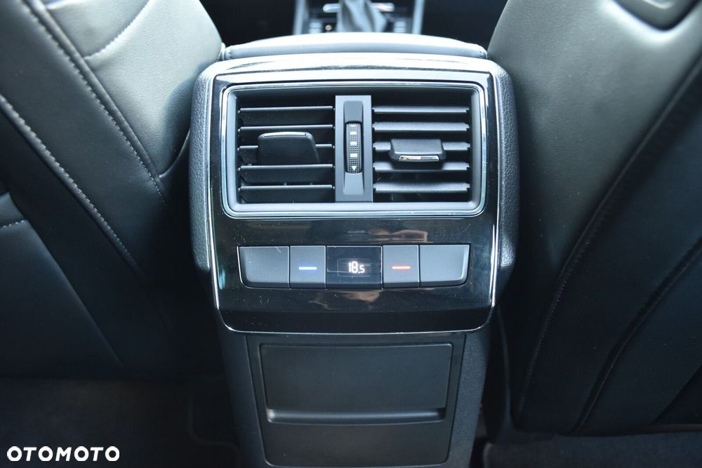 Skoda Superb 2.0 TDI SCR 4x4 Style DSG - 29