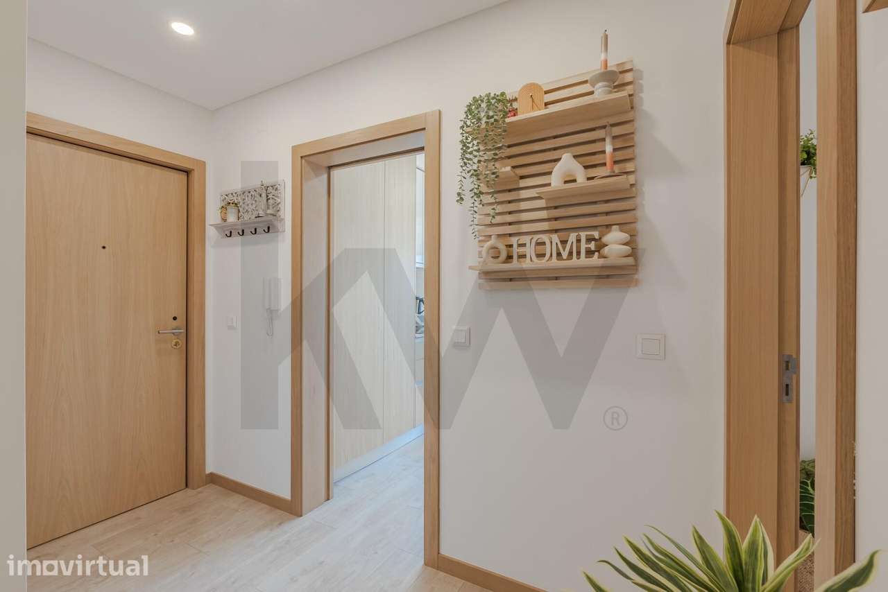 T2 Totalmente Renovado com Garagem e Arrumo | Conforto Moderno às Port - Grande imagem: 4/44