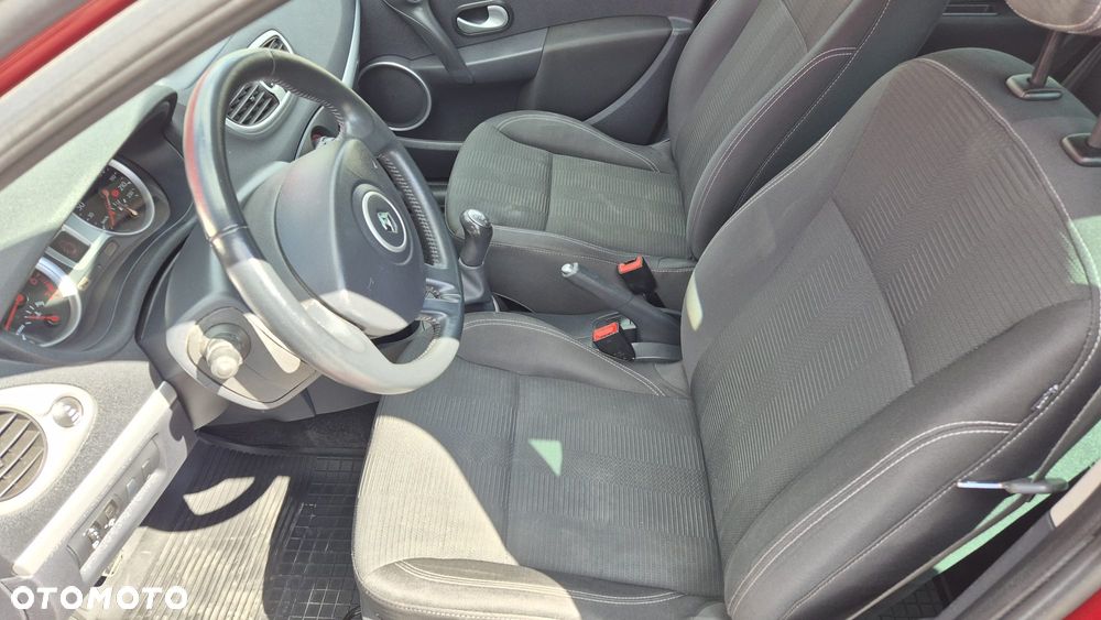 Renault Clio 1.2 16V 75 Dynamique - 11