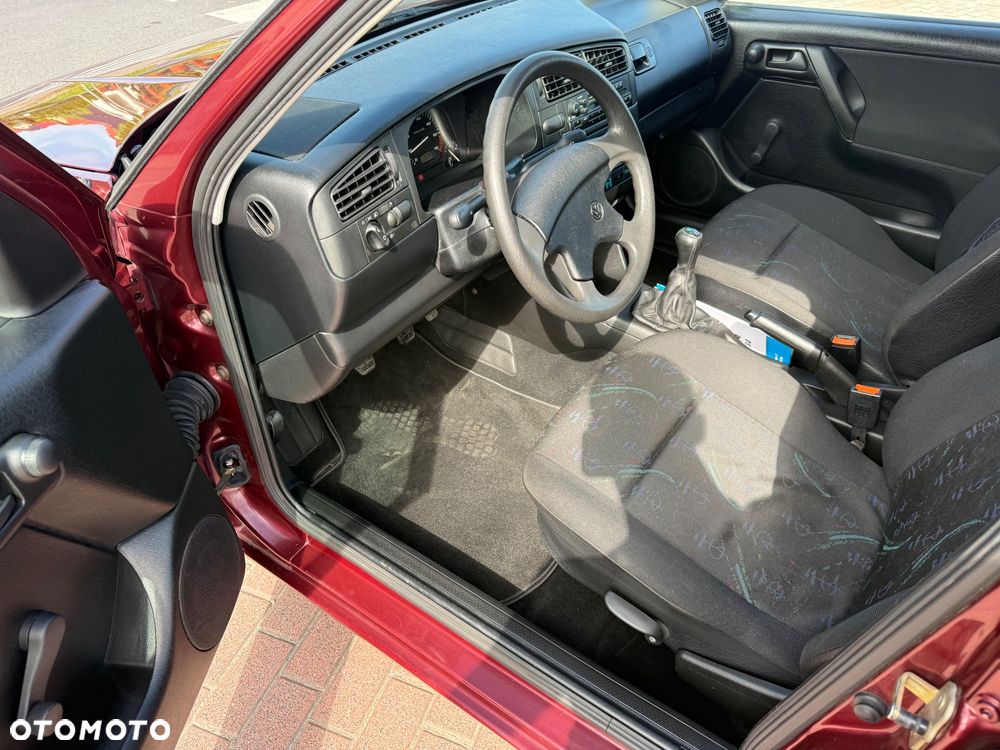 Volkswagen Golf 1.6 GL - 14