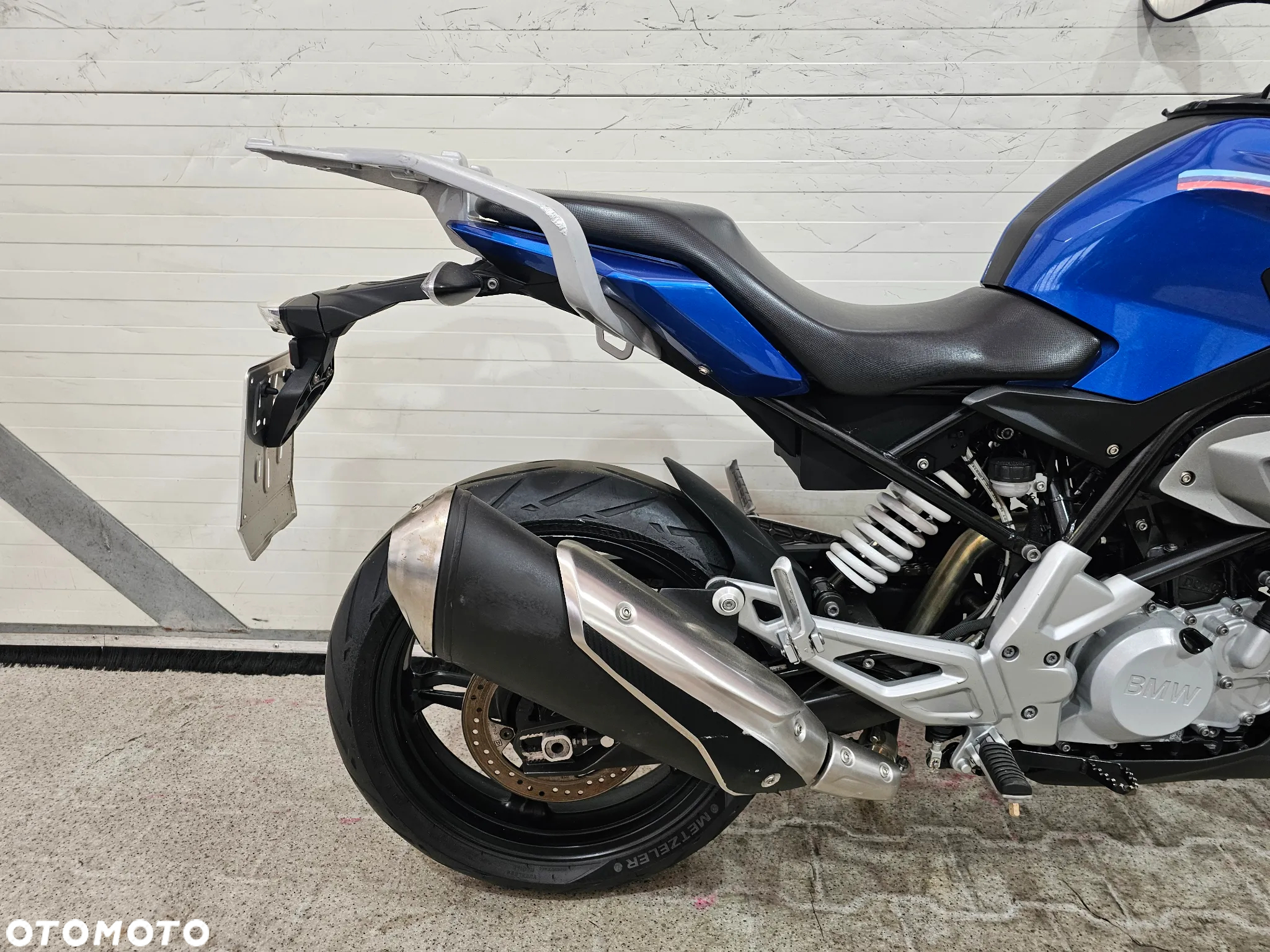 BMW G - 16