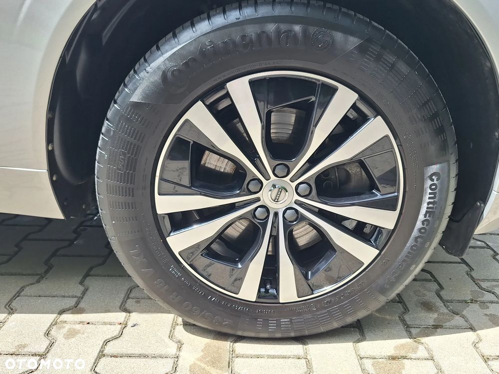 Volvo XC 60 B4 D Momentum - 11