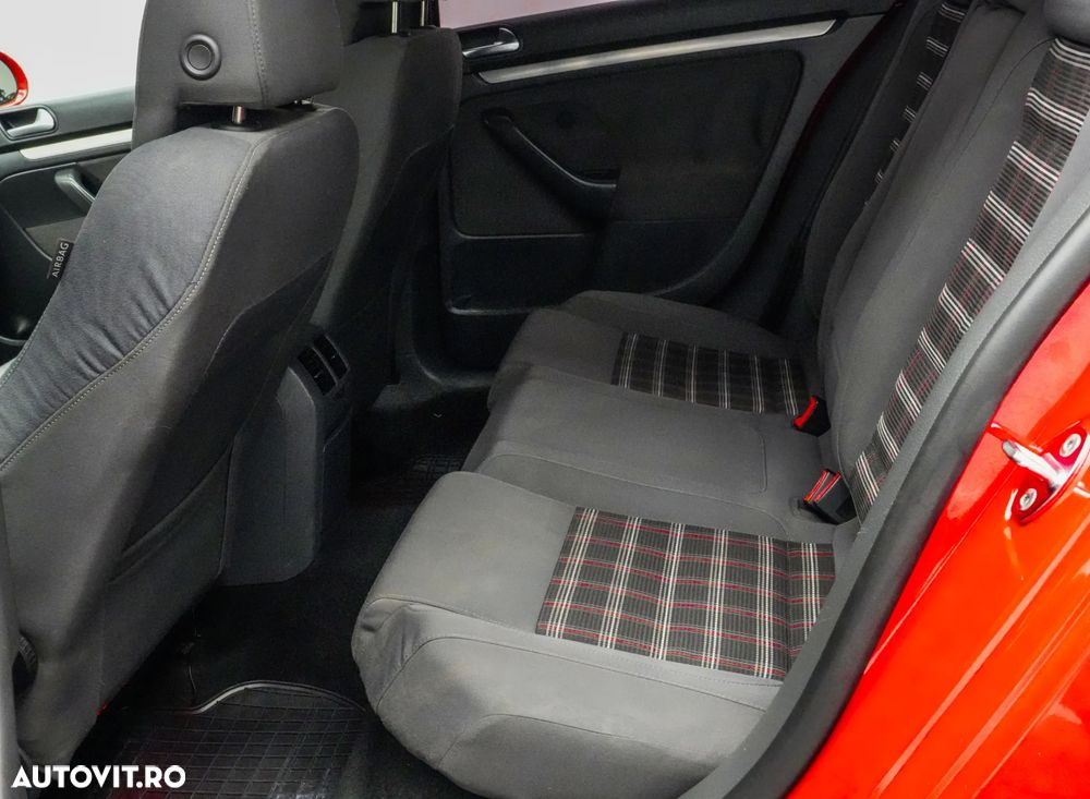 Volkswagen Golf 2.0 FSI GTI - 16