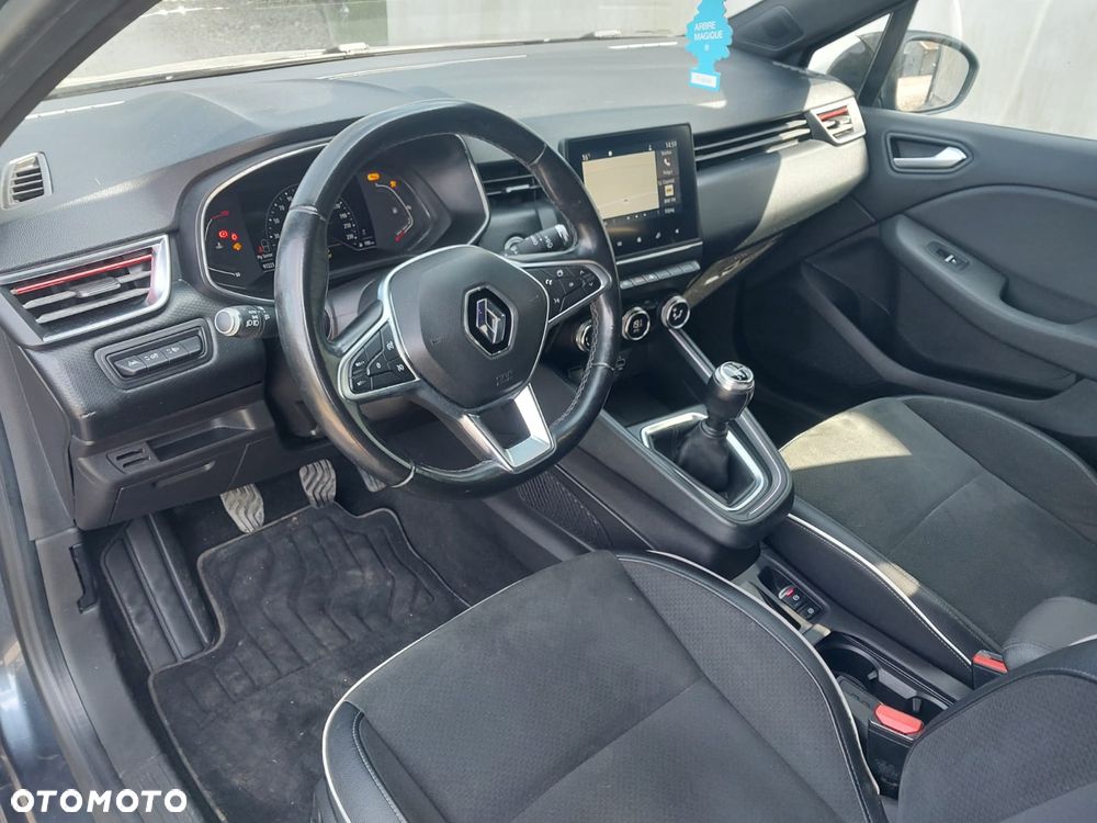 Renault Clio - 8