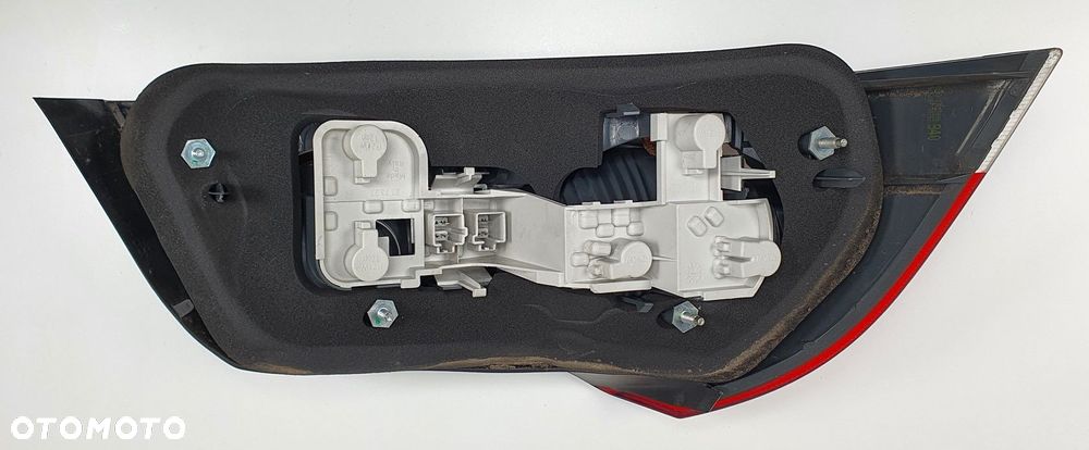 LAMPA PRAWA TYLNA TYŁ VOLVO C70 II 30787940 EUROPA - 5