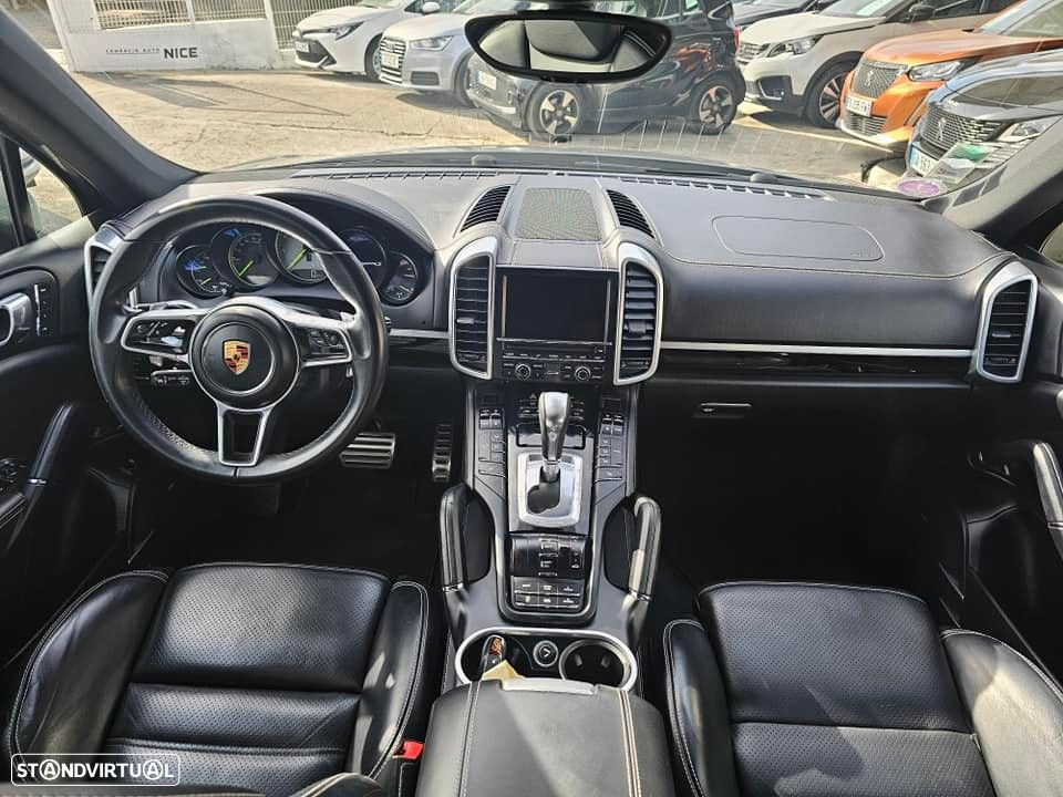 Porsche Cayenne S E-Hybrid Platinum Edition - 12