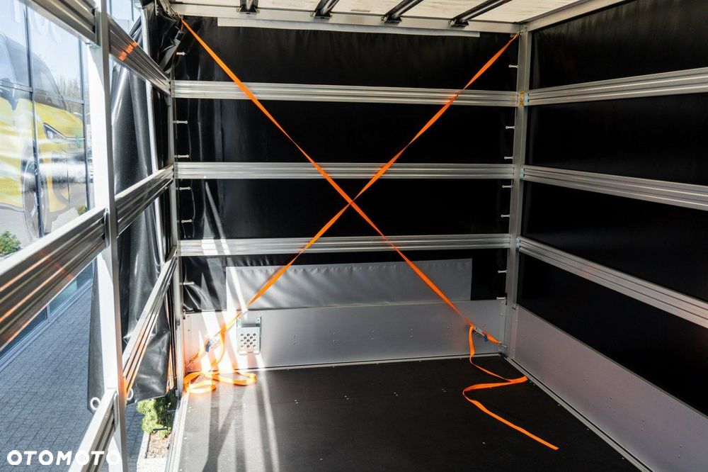 Volkswagen Crafter - 13