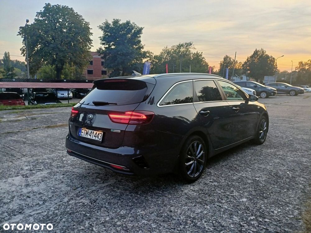 Kia Ceed - 13