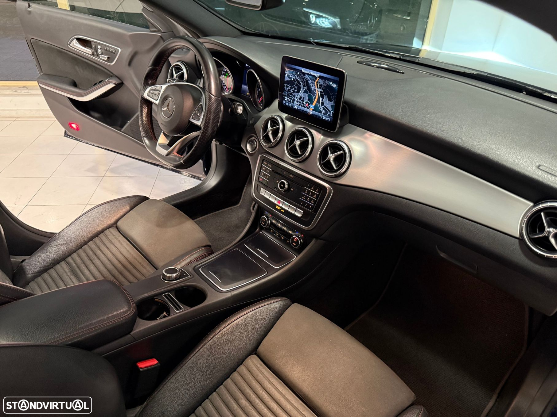 Mercedes-Benz CLA 220 Shooting Brake d 4Matic 7G-DCT AMG Line - 38