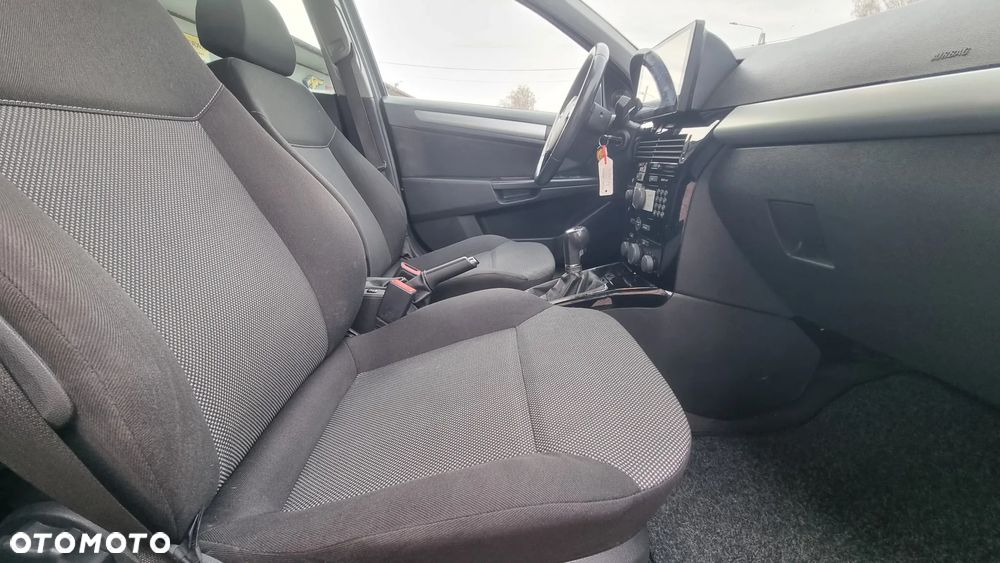 Opel Astra 1.6 Sport - 21