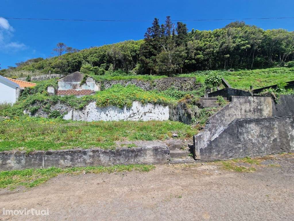 Terreno Urbano com Moradia em Ruína para Construção na Freguesia da... - Grande imagem: 2/10