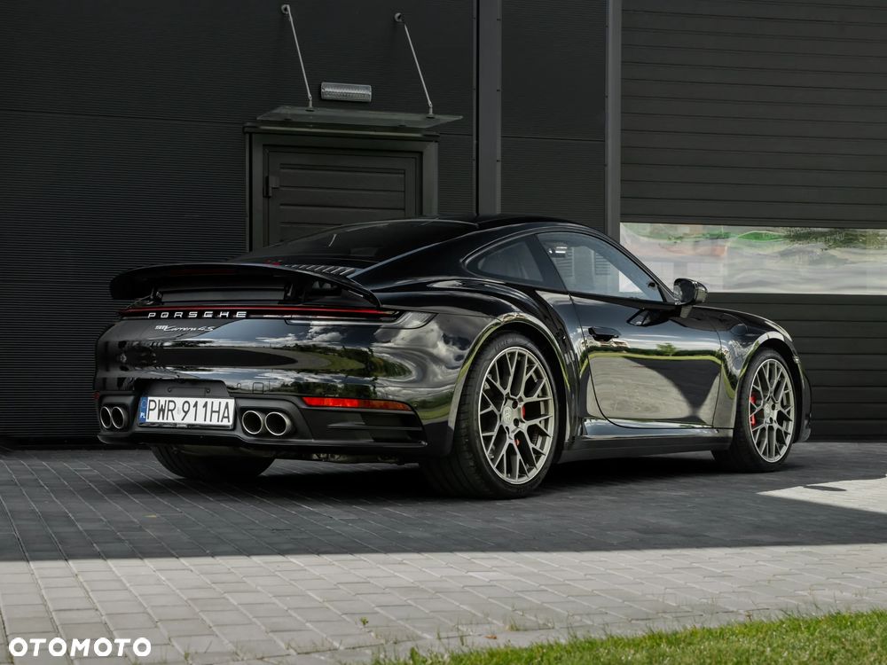 Porsche 911 Carrera 4S - 34