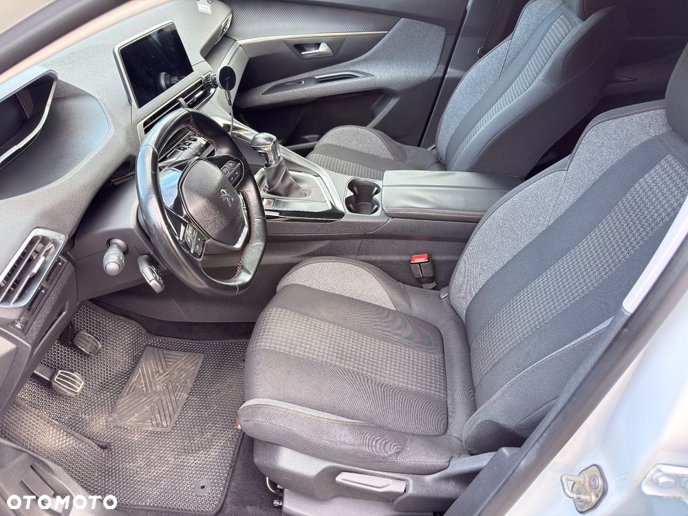 Peugeot 5008 - 9