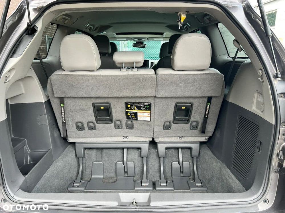 Toyota Sienna 3.5 V6 XLE AWD - 19
